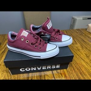 Brand new Burgundy Chucks Size 5. Tags still on and in original box.